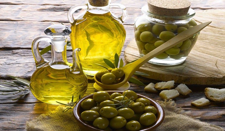 dau-olive-la-gi-tac-dung-cua-dau-olive-voi-suc-khoe-va-lam-dep-201909021936182875-1716943638.jpg