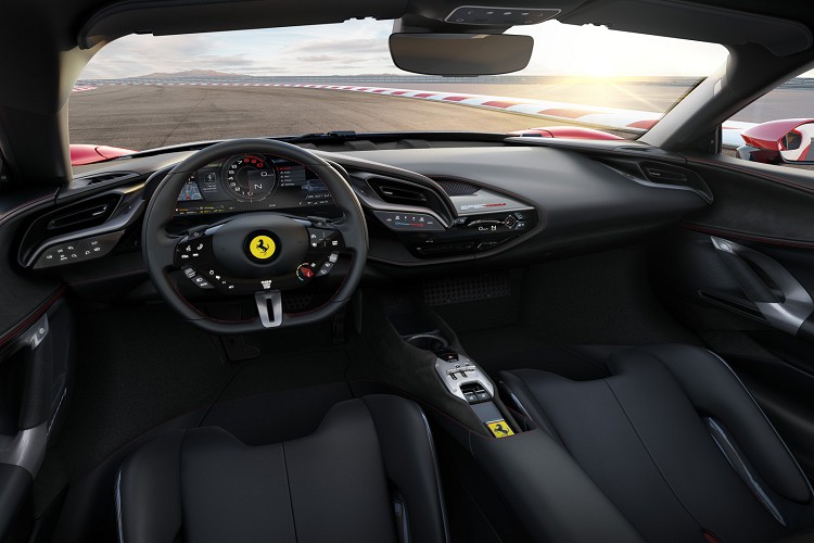 Sieu xe Ferrari 812 GTS va SF90 Stradale la xe cua nam 2020-Hinh-6