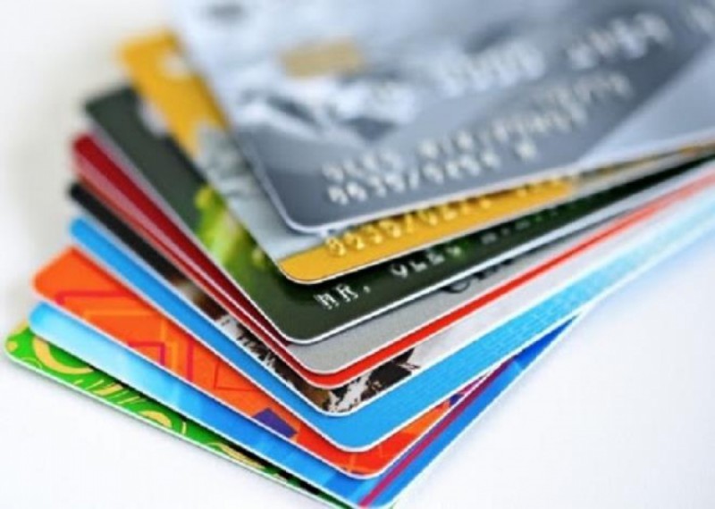 Thẻ chip sẽ thay thế thẻ ATM từ 31/3/2021 - Ảnh 1.