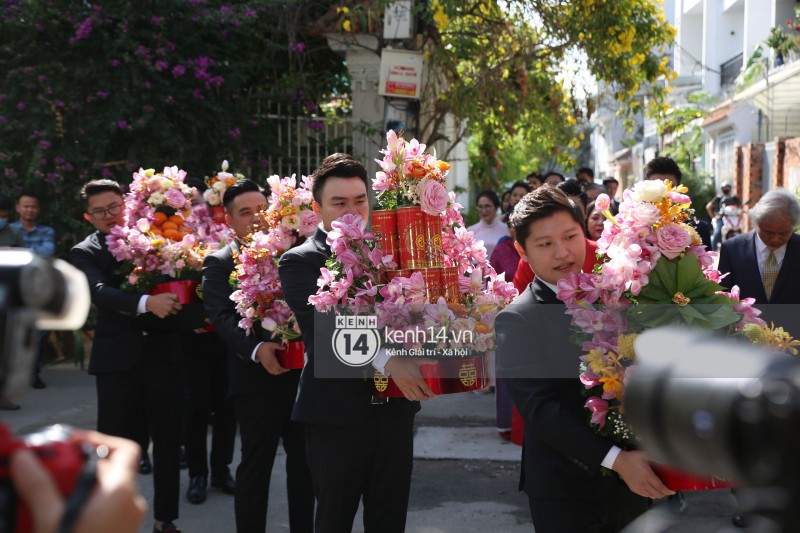 Trực tiếp đám cưới Phan Thành - Primmy Trương: Cô dâu chiếm spotlight với áo dài đỏ, nhẫn kim cương to đùng trên tay nhìn là nể ngay - Ảnh 31.