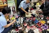 Bà Rịa-Vũng Tàu: Phát hiện hàng trăm giày, dép giả mạo nhãn hiệu CROCS