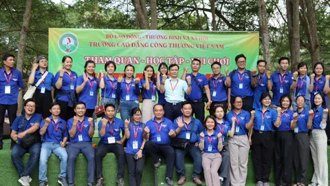 Gần 2000 sinh viên VCI tham gia chương trình 'Về Nguồn' tại Củ Chi