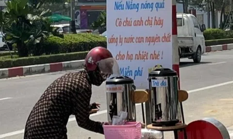 Nước cam, trà đá miễn phí cho người đi đường ở Hà Tĩnh