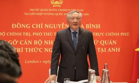 Phát huy vai trò của Hội trí thức người Việt Nam tại Anh trong xây dựng các trung tâm tài chính quốc tế tại Việt Nam
