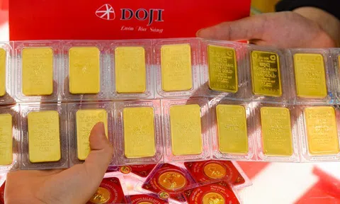 Giá vàng hôm nay 18/5: Vàng thế giới đảo chiều tăng mạnh vượt 3.200 USD