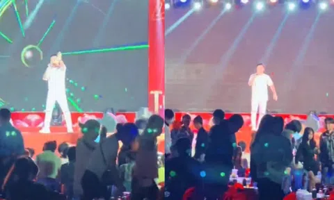 Nam ca sĩ Việt nổi tiếng một thời đi hát hội chợ, nhiều khán giả đứng dậy bỏ về