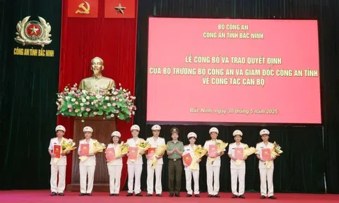 17 cán bộ Công an tỉnh Bắc Ninh nghỉ hưu trước tuổi