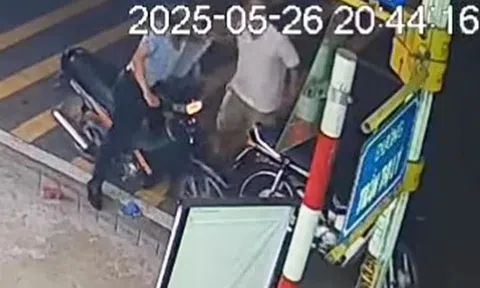 Thầy giáo ở Quảng Nam bị chặn xe, hành hung