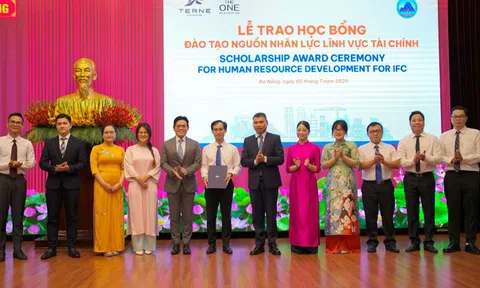 Đà Nẵng học hỏi kinh nghiệm về triển khai trung tâm tài chính quốc tế
