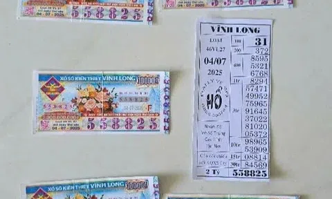 Trúng 5 tờ vé số độc đắc ở Tây Ninh, đổi thưởng tận Cà Mau