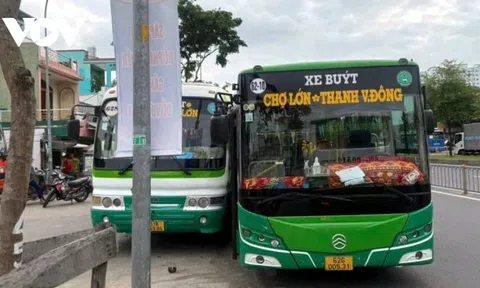 Xác minh clip 2 xe buýt rượt đuổi, ép nhau trên Quốc lộ 1