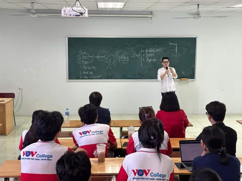 Trường Cao đẳng Phát thanh - Truyền hình II - Sinh viên tham gia buổi tư vấn trước thềm thực tập