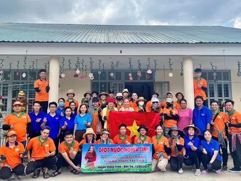 Chùa Phước Tường phát động phong trào “Giọt nước nghĩa tình” trao tặng đến trường học tỉnh Bến Tre 