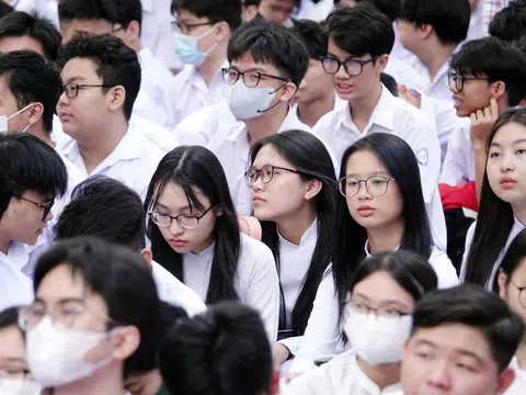 Quốc hội quyết miễn học phí học sinh công lập toàn quốc