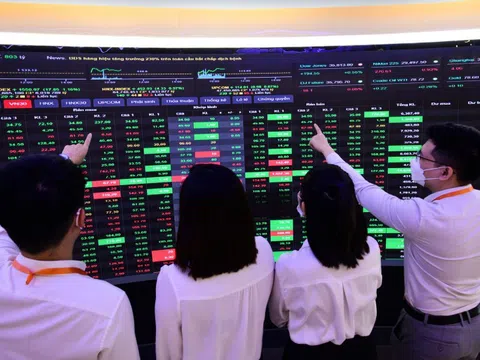 Chuyên gia: Chứng khoán năm 2022 sẽ tiếp tục tìm đỉnh mới
