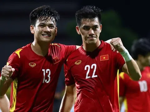 Báo Trung Quốc: "Chúng ta có ngày mùng 1 Tết Nguyên Đán kinh hoàng!!!"
