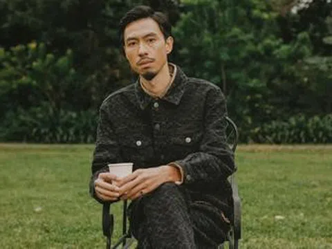 Đen Vâu 'thả nhẹ' bức ảnh đi làm, có gì mà khiến fan 'đứng ngồi không yên' thế này?
