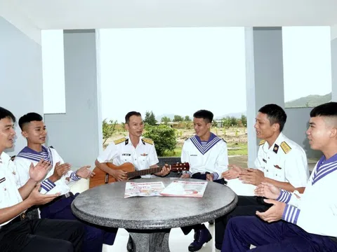 ‘Mắt thần’ Hải quân gác biển, canh trời miền Trung
