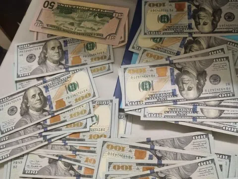 Nam hành khách bỏ quên túi chứa hàng nghìn USD tại sân bay Nội Bài