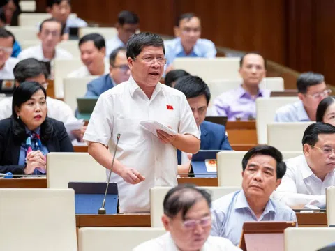 Có dấu hiệu lũng đoạn, thổi giá bất động sản