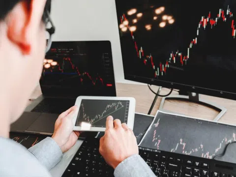 VN-Index hôm nay: Nhà đầu tư có thể cân nhắc mua cổ phiếu bất động sản, viễn thông - công nghệ
