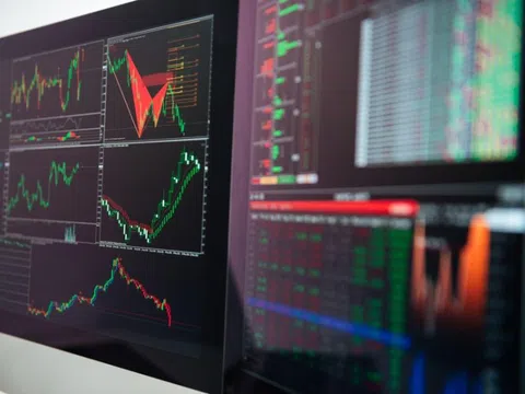 VN-Index hôm nay: Nhà đầu tư nâng cao quản trị rủi ro, giải ngân khi cổ phiếu có xác nhận phục hồi