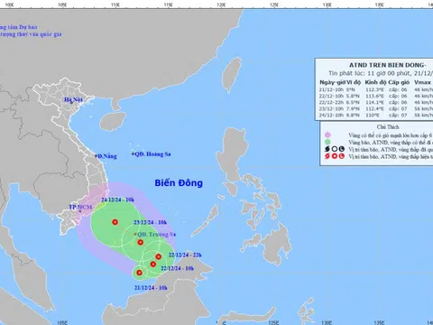 Áp thấp nhiệt đới xuất hiện trên Biển Đông, miền Trung mưa lớn