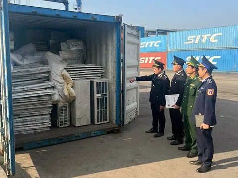 Bắt giữ một container chứa hàng hóa thuộc danh mục cấm nhập khẩu