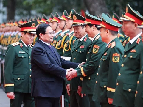 Thủ tướng: Phát huy vai trò đặc biệt, truyền thống vẻ vang "vừa là chiến sĩ vừa là bác sĩ"