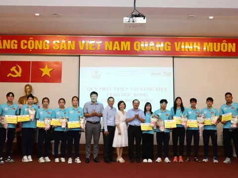 Quỹ phát triển tài năng việt trao học bổng cho 12 vđv Quốc gia