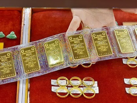 Giá vàng hôm nay 8/3: Giá vàng trong nước đua nhau phá đỉnh