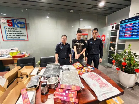 Bắt giữ 3,745 kg nghi là cần sa