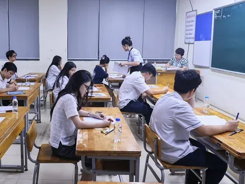 Bước ngoặt tuyển sinh đại học 2025: Chứng chỉ tiếng Anh thay điểm thi, không chia chỉ tiêu