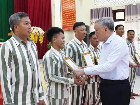 Tổ chức tha người được đặc xá vào ngày 1/9