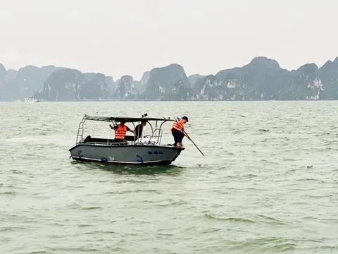 Tìm thấy thi thể cháu bé trong vụ lật tàu trên vịnh Hạ Long