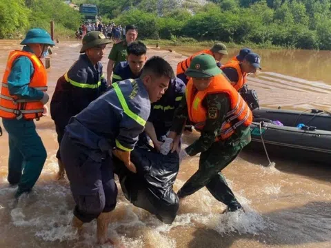 Bão số 4 có xu hướng dịch chuyển ra ngoài Biển Đông