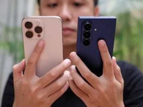 Nghe tin Apple sắp ra mắt iPhone gập, sếp lớn Samsung nói gì?