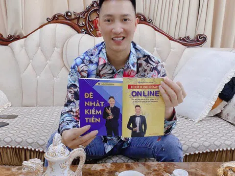 Huấn "hoa hồng" bị phạt 17,5 triệu đồng vì bán sách 'chui'