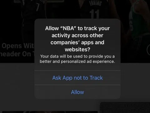 iPhone bắt đầu hỏi ý kiến việc theo dõi của các app, trong đó có Facebook