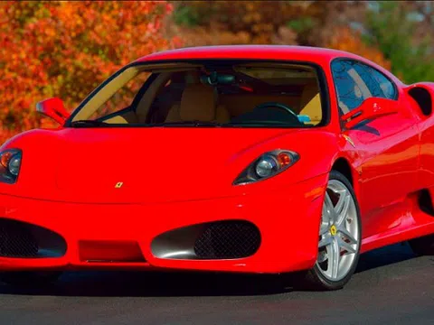 Siêu xe Ferrari F430 của Tổng thống Donald Trump lại bị rao bán