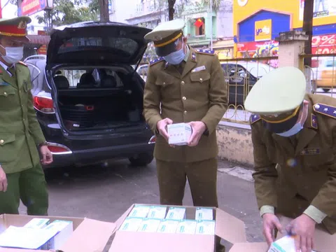 Bắt giữ số lượng lớn khẩu trang y tế "phù phép" hạn sử dụng