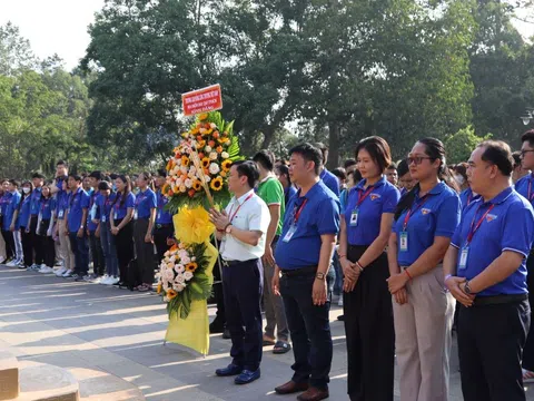 Gần 2000 sinh viên Trường Cao đẳng Công thương Việt Nam tham gia chương trình 'Về Nguồn' tại Củ Chi