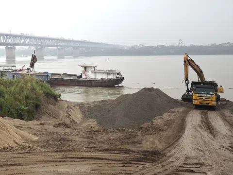 Hà Nội báo cáo Thủ tướng vụ 3 mỏ cát đấu giá cao bất thường