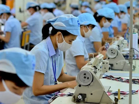 Đơn hàng dệt may phục hồi, tìm nguồn lực giải bài toán chuyển đổi xanh