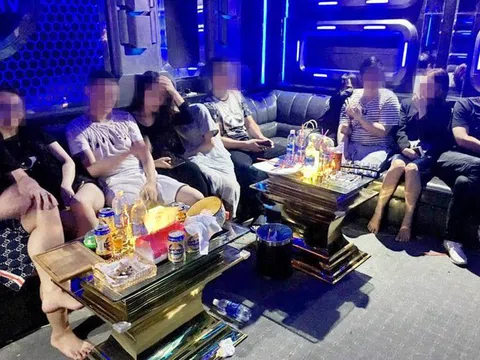 Mở quán karaoke sau 12 giờ đêm bị phạt đến 30 triệu đồng