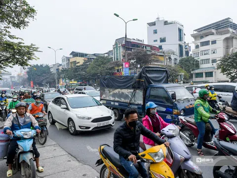 Người dân ùn ùn về quê nghỉ Tết Dương lịch 2024