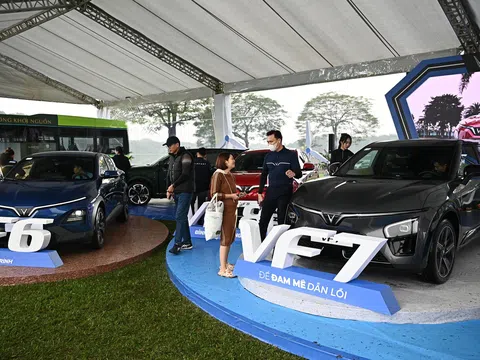 Triển lãm Xe điện hóa 2024 đầu tiên thu hút người tiêu dùng Việt