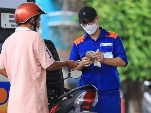Giá xăng dầu hôm nay 16/1: Quay đầu giảm