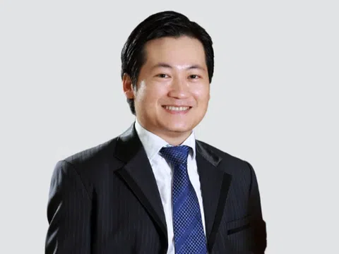 Chủ tịch một ngân hàng mua xong lượng lớn cổ phiếu