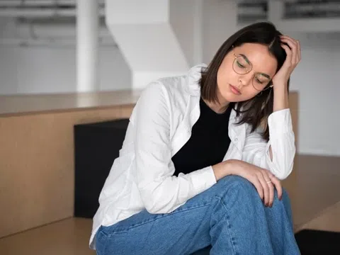Đồng nghiệp vay tiền nửa năm không trả, tôi đòi thì lãnh hậu quả lớn